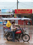 Cambodge - 5 min après avoir passé la frontière : Averse !