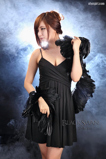 Ryu Ji Hye - Black Swan