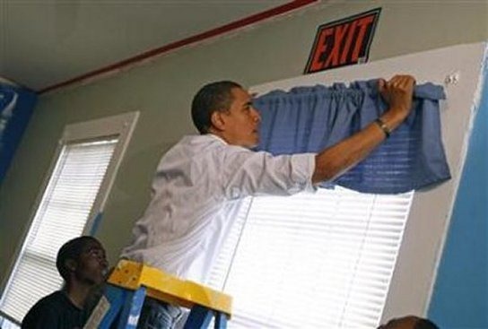 [obama-hanging-curtains%255B34%255D.jpg]