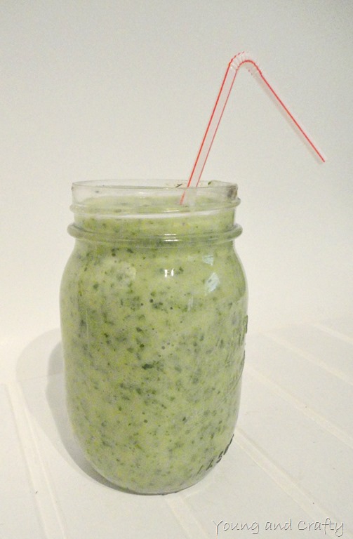 [Pineapple%2520kale%2520banana%2520smoothie%25203%255B11%255D.jpg]