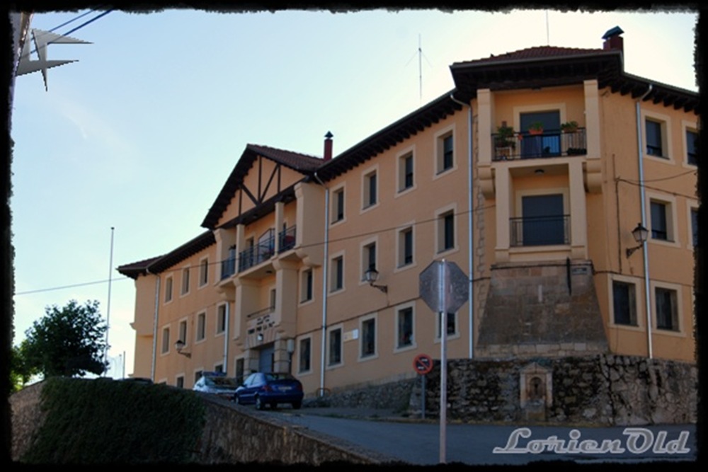 [San_Leonardo_de_Yague%2520%25285%2529%255B3%255D.jpg]