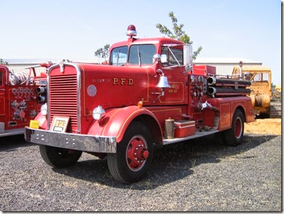 184-v 1950 PORTLAND Oregon HOOK & LADDER Fire Truck Photo