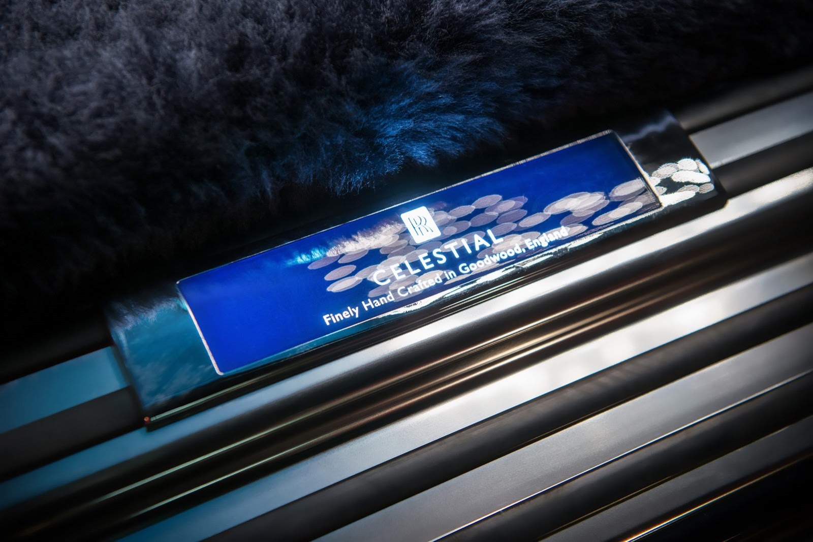 [Rolls-Royce-Bespoke-Phantom-Celestial-4%255B2%255D.jpg]