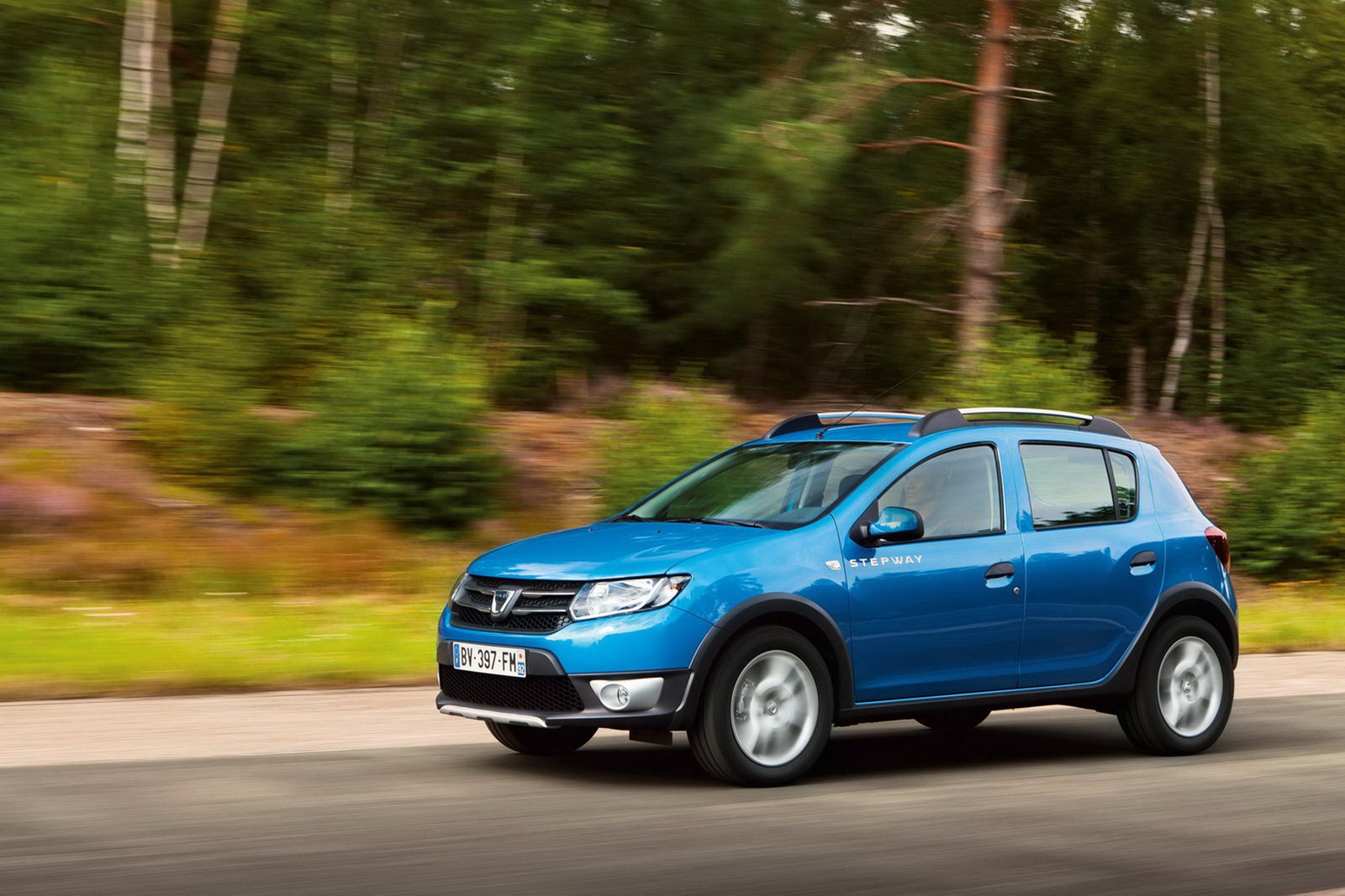 Dacia-Logan-Sandero-46[2].jpg