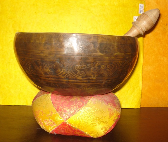 Singing bowl(hand beaten bowl)