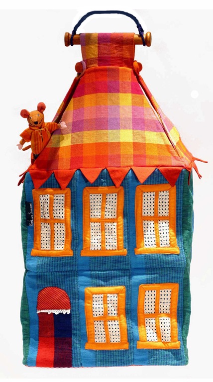 [MouseHouseOutside%255B3%255D.jpg]