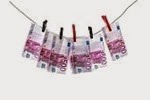 6636074-billetes-de-500-euros-colgando-de-un-tendedero-el-blanqueo-de-dinero 6636074-billetes-de-500-euros-colgando-de-un-tendedero-el-blanqueo-de-dinero