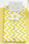 These daisy lollipops come wrapped individually so you can put them on a place setting, send guests home with them, or fill a bucket or mason jar to display.