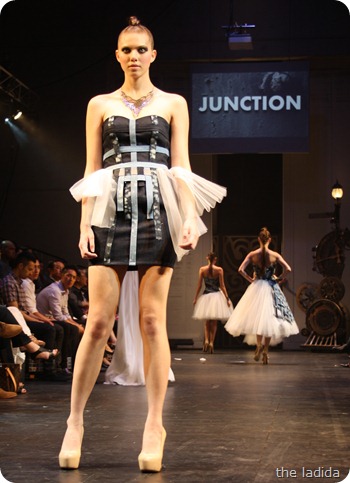 Yen Nhu Ngo - Raffles Graduate Fashion Show 2012 - Junction (124)
