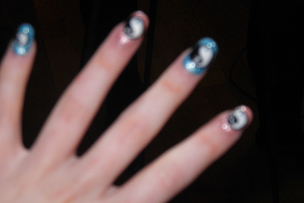 [BLURRY-NAILS6.jpg]