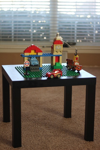 Lego Table 01