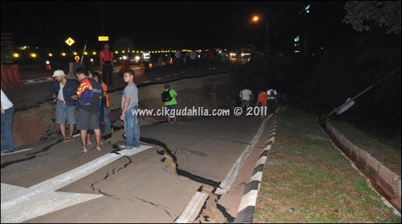 jalan kuantan runtuh jalan kuantan runtuh