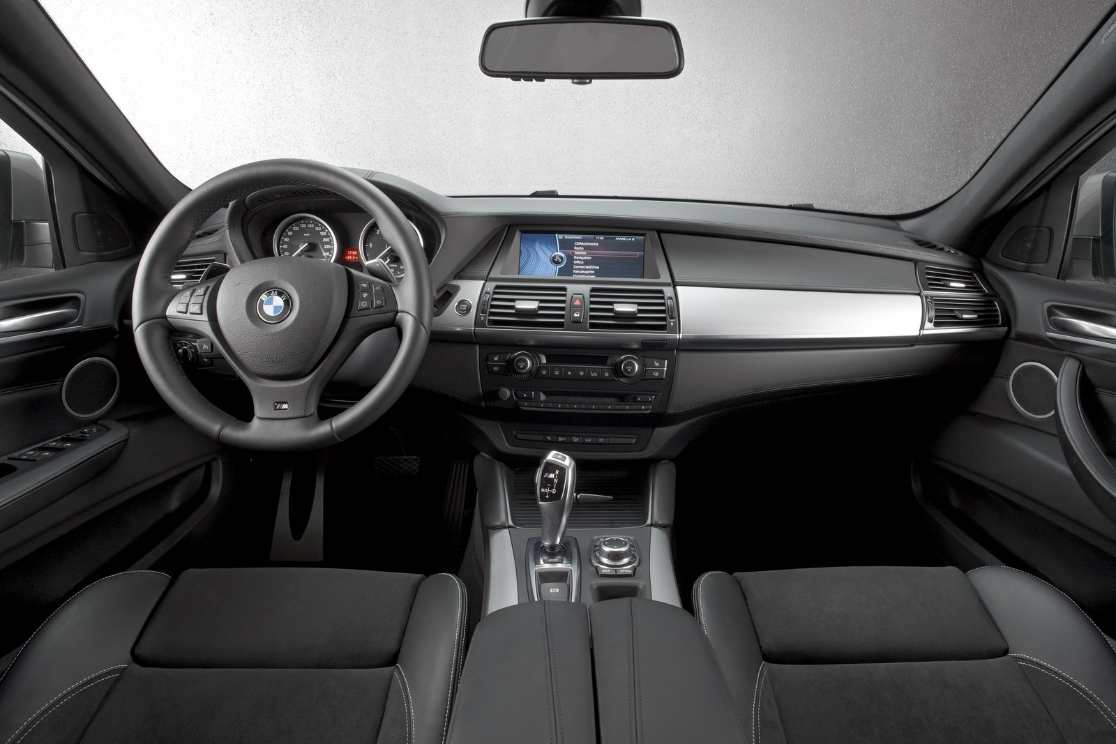 BMW-XM50d-_6[2].jpg