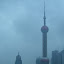 Shanghai Pearl Tower dans la brume