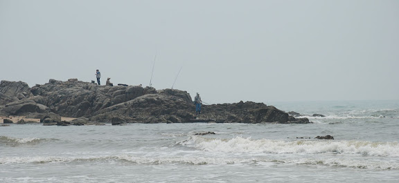 Qingdao - Plage shilaoren 石老人 － Pêcheurs