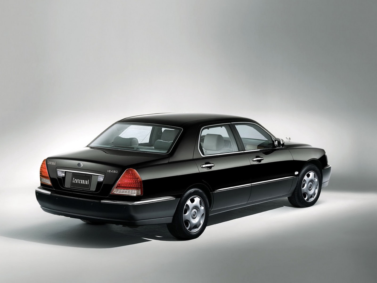 [2005-Hyundai-Centennial-22.jpg]