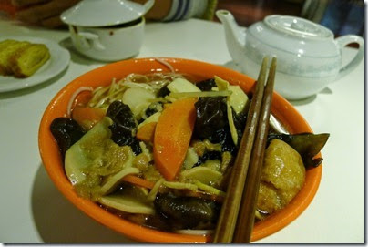Long Hua Temple 龍華寺 LoHan noodle