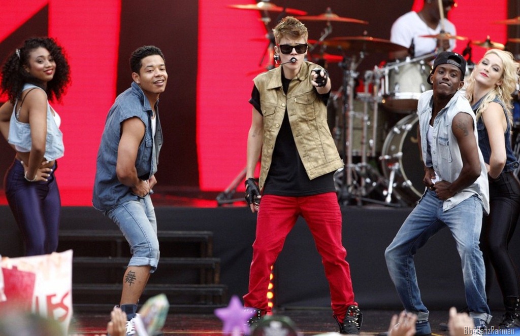 [Justin-Performing-at-MTV-World-Stage%255B8%255D.jpg]