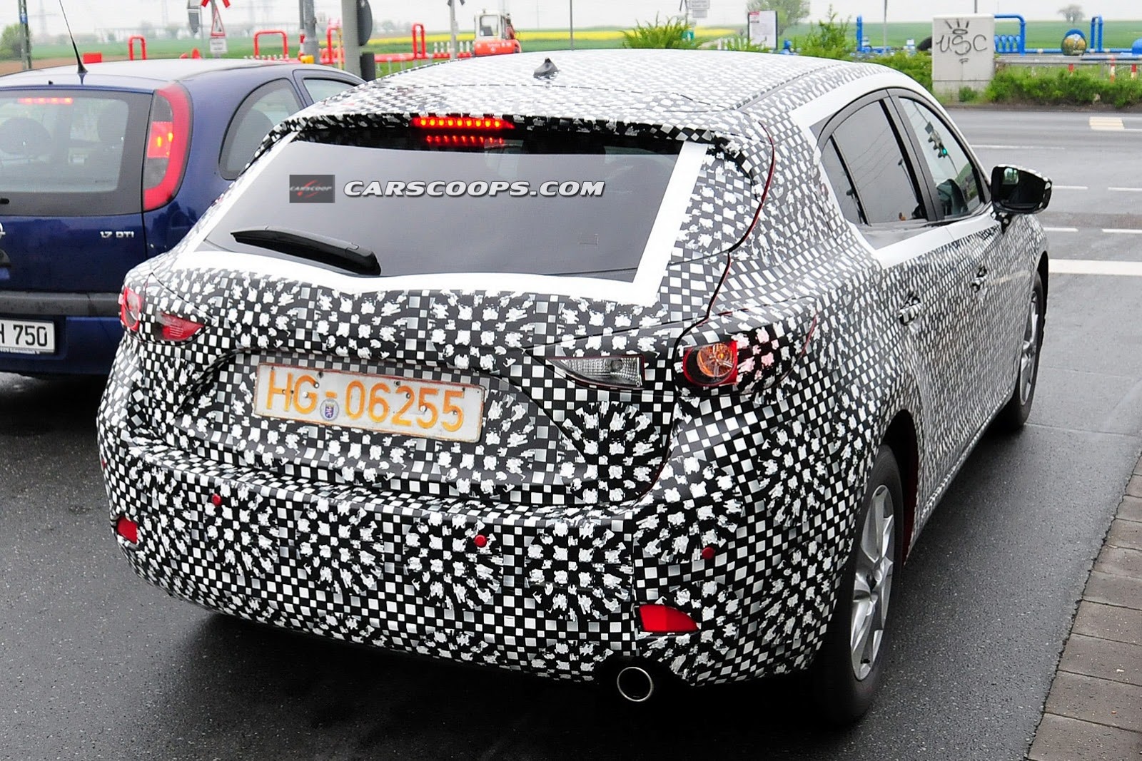 [2014-Mazda3-Hatch-Carscoops5%255B3%255D.jpg]