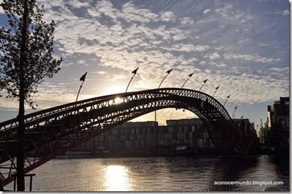 Amsterdam. Puente Pythonbrug (Puente pitón) -DSC_0207