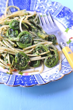 [fiddleheads_pesto_spaghetti%255B4%255D.jpg]