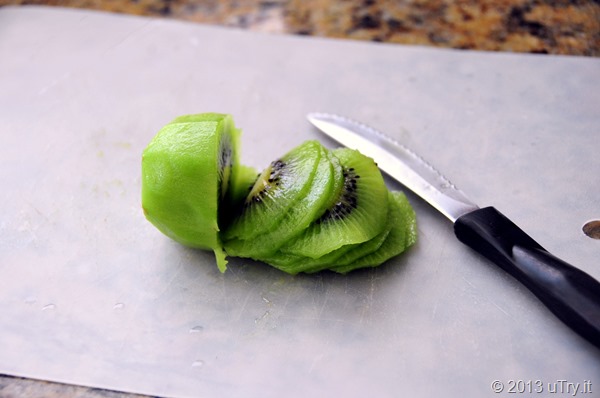 How To cut and peel a Kiwi