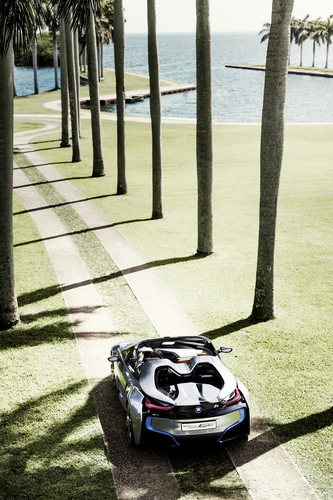 [BMW-i8-Spyder-45%255B2%255D.jpg]