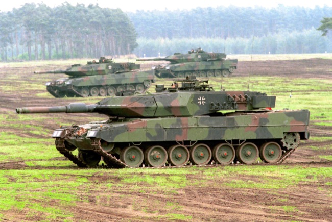 CC Photo Google Image Search Source is upload wikimedia org  Subject is tanks