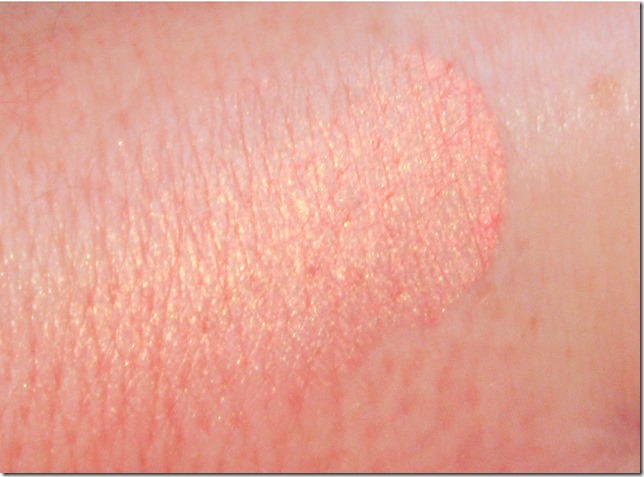 Hot Mama blush swatch 1