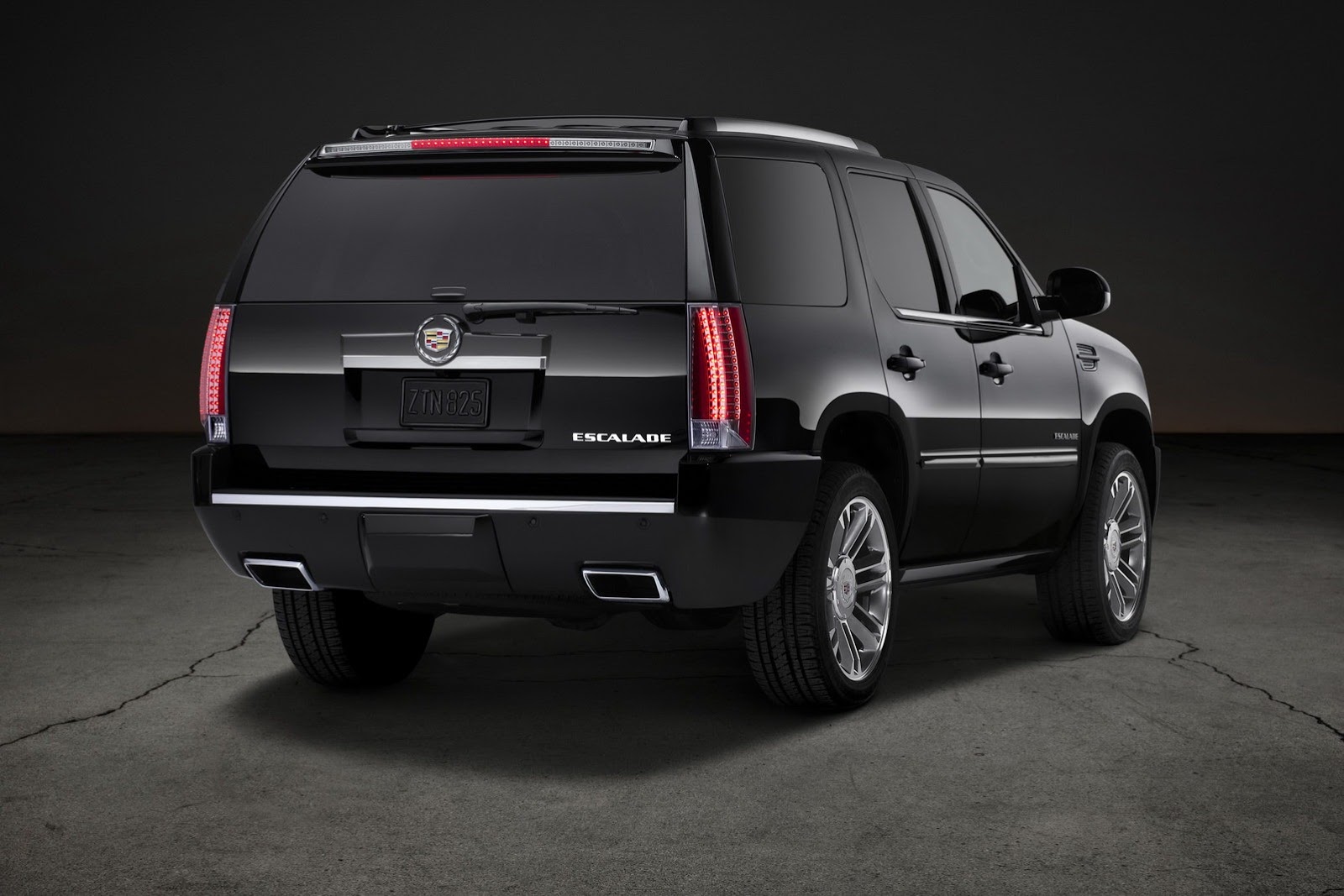 [2013-Cadillac-Escalade-Premium-006%255B2%255D.jpg]
