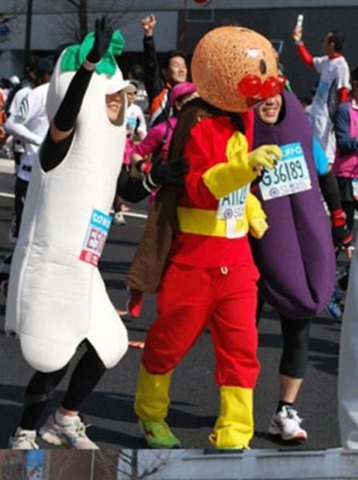 [tokyo-marathon-costumes-36%255B2%255D.jpg]