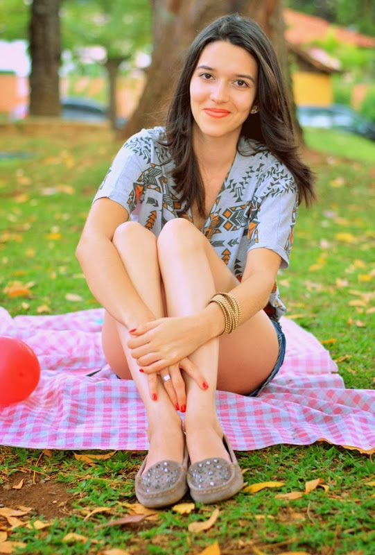 Thais F2I 4 Thais F2I 4
