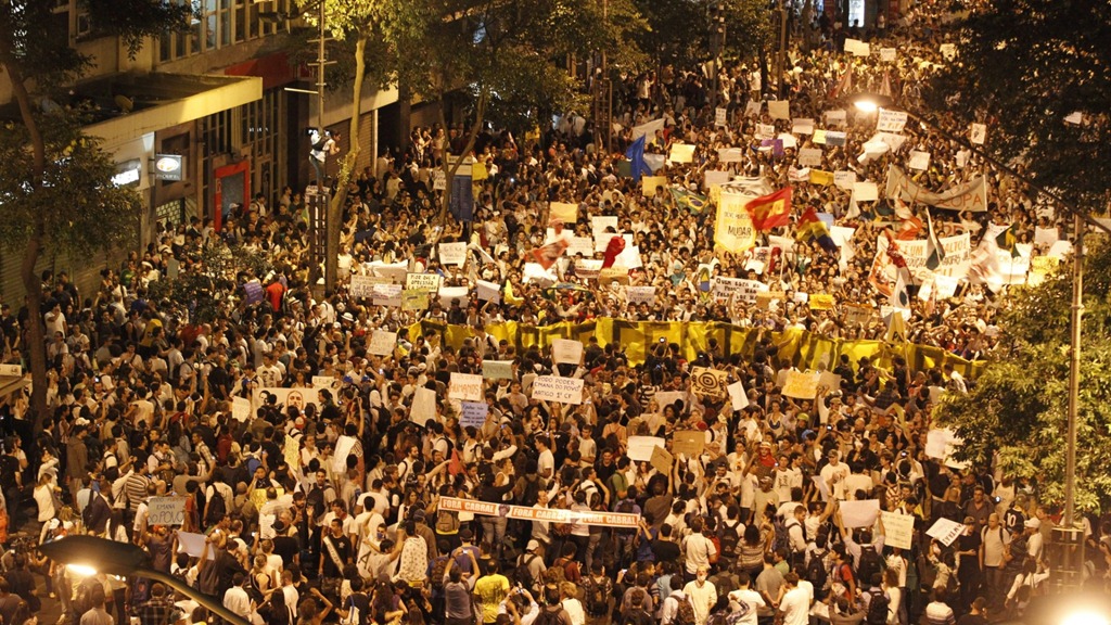 [17jun2013-manifestantes-protes%255B7%255D.jpg]