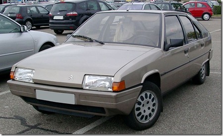 1982 French Citroen_BX_front_20080621