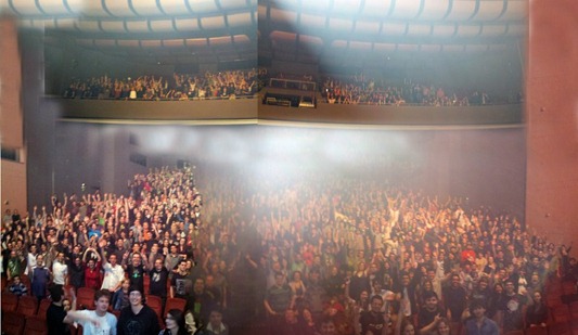Foto do público de Porto Alegre tirada por Tallarico no final do show.