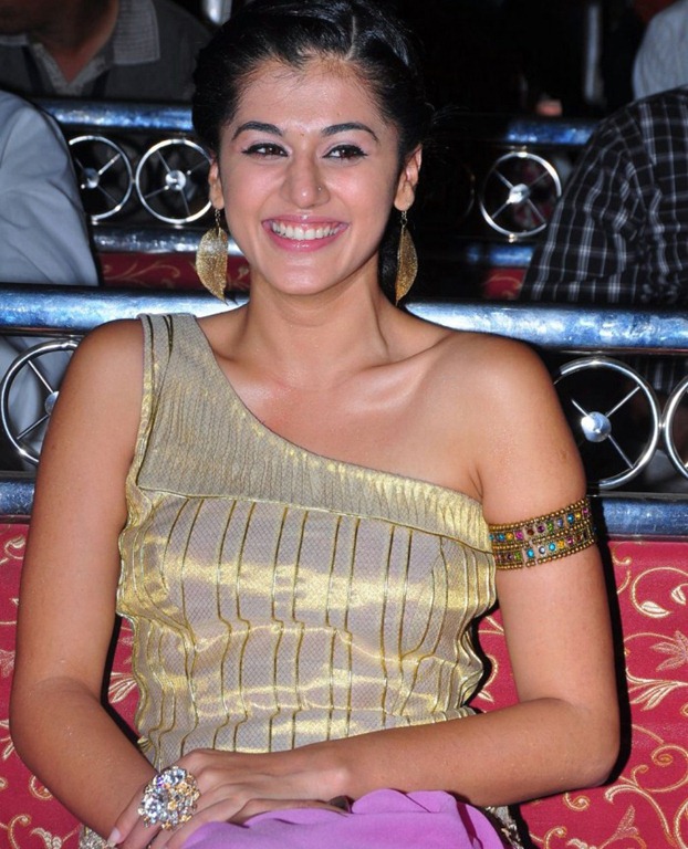 [tapasee_pannu_latest%2520hot%2520still1%255B3%255D.jpg]
