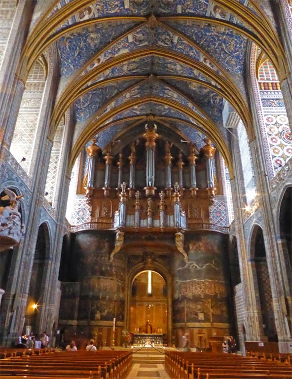 [a-cathedral-nave4.jpg]