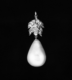 Elizabeth Taylor Pearl Necklace Elizabeth Taylor Pearl Necklace