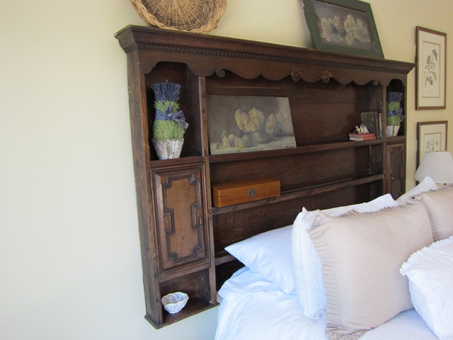 [finishedcabinetsqtablebirdsnest0082.jpg]