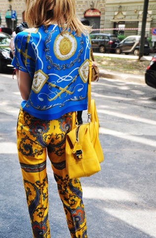 [street-style-trend-prints-blue-and-yellow-goldy%255B6%255D.jpg]