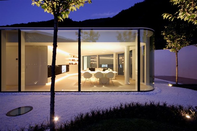[estructura-de-vidrio-arquitectura-casa-moderna%255B4%255D.jpg]