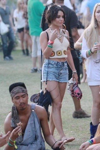 tn-VanessaHudgens_CoachellaValleyMusicAndArtsFestival_Day37_large