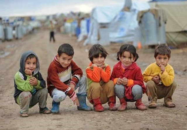 children in refugee camp