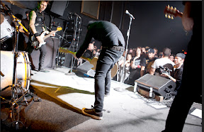 Billy Joe gets down low