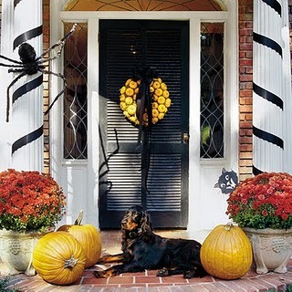 [pumpkin-wreath-on-door-x-southernliv%255B1%255D.jpg]