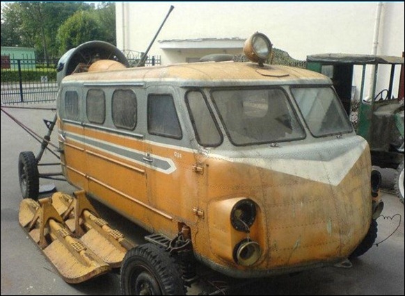 Vintage_Russian_Snowmobile_01