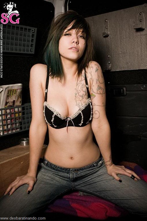 suicide girls linda sensuais punks sexys gatas desbaratinando (47) suicide girls linda sensuais punks sexys gatas desbaratinando (47)