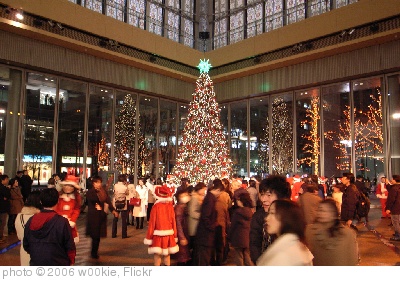 'christmas tree in marunouchi' photo (c) 2006, w00kie - license: http://creativecommons.org/licenses/by/2.0/