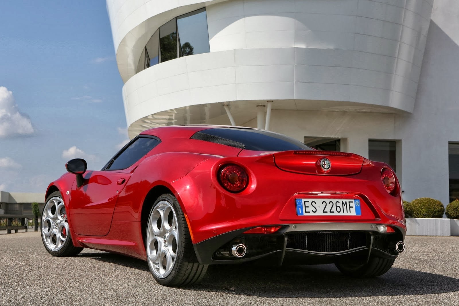 [Alfa-Romeo-4C-4%255B2%255D.jpg]