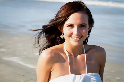 Kandice at the beach